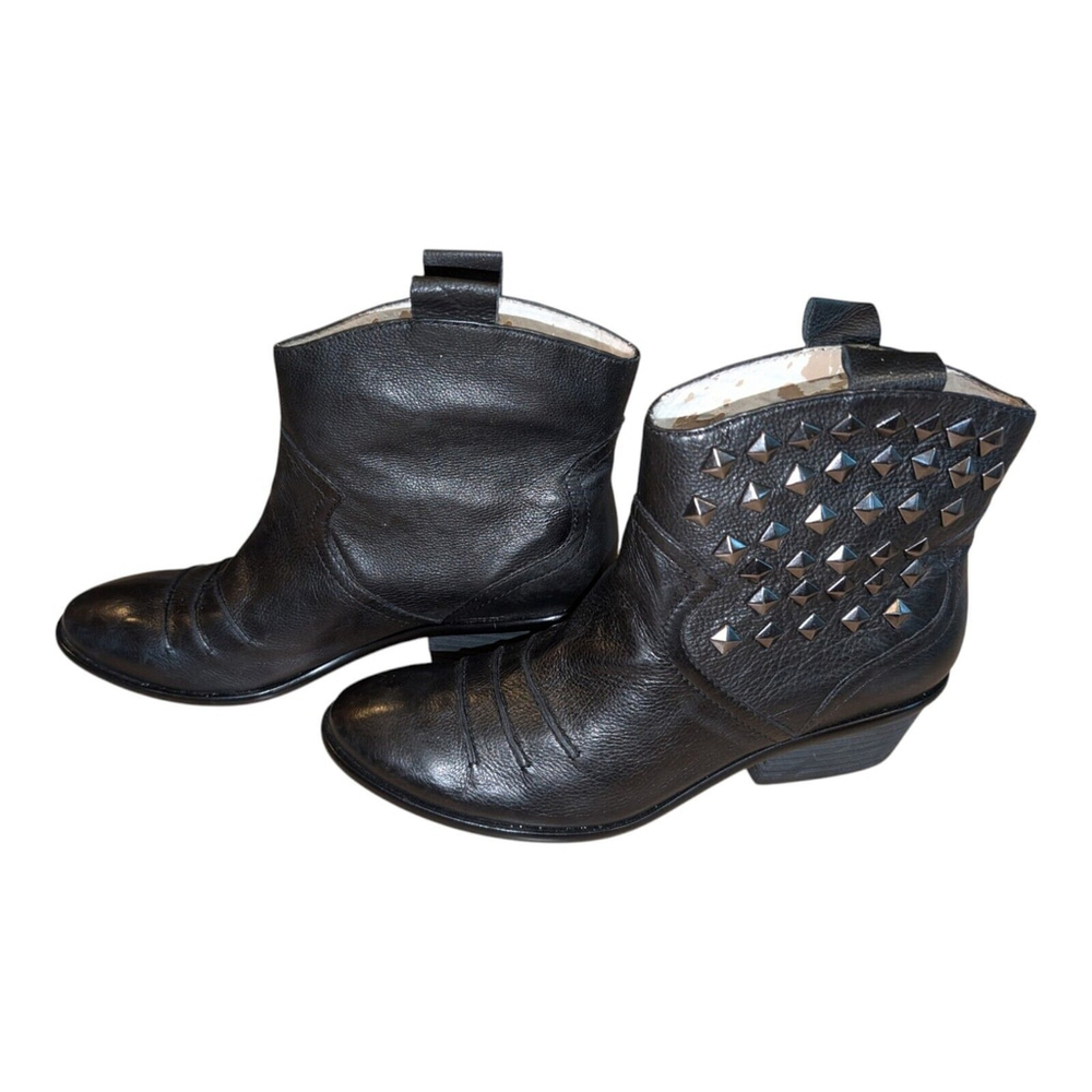 Rachel By Rachel Roy Black RFizzey Leather Stud Wstrn Ankle Boot 7.5 Inner Flaw